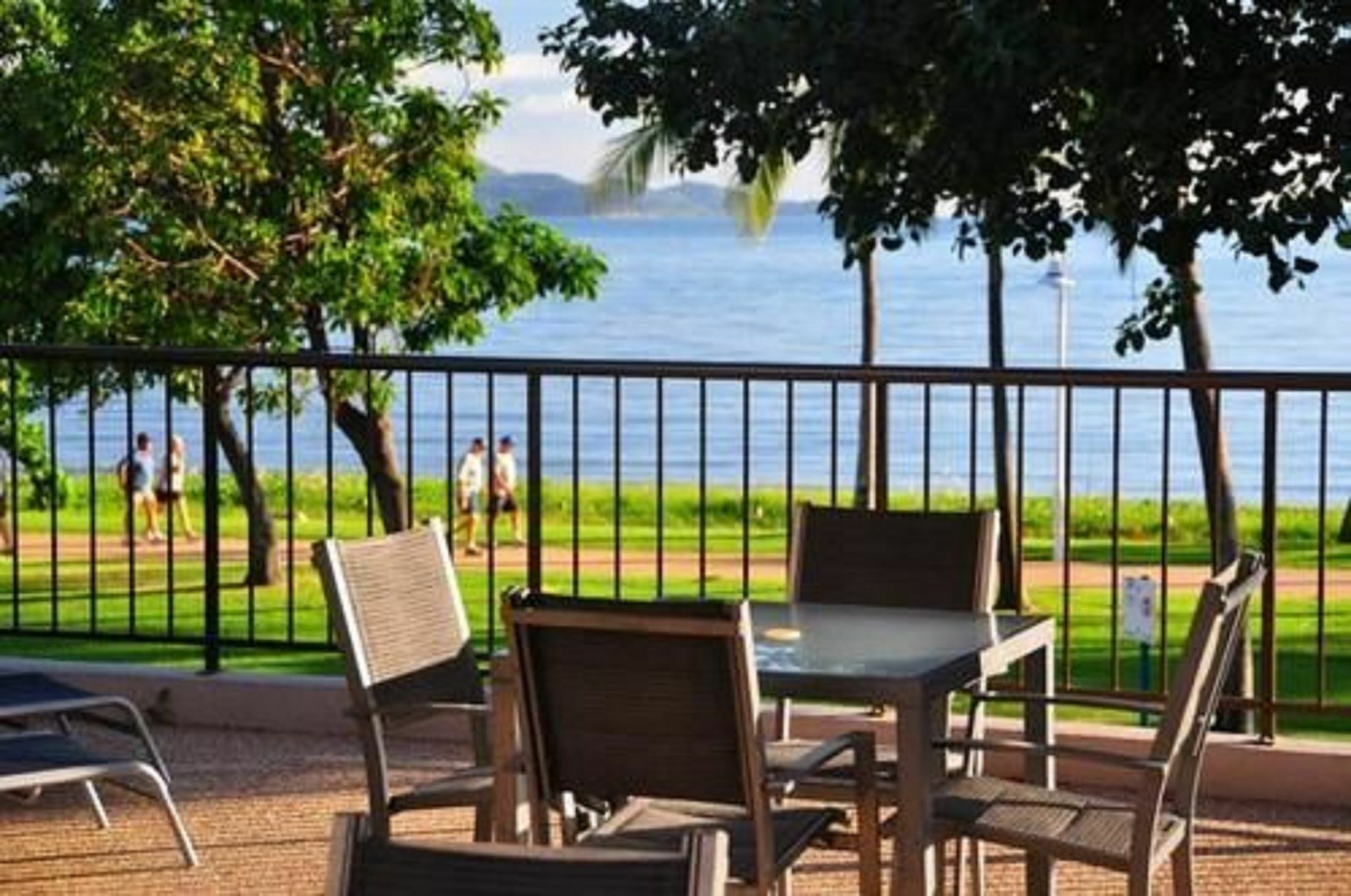 Waters Edge The Strand Townsville Exterior foto